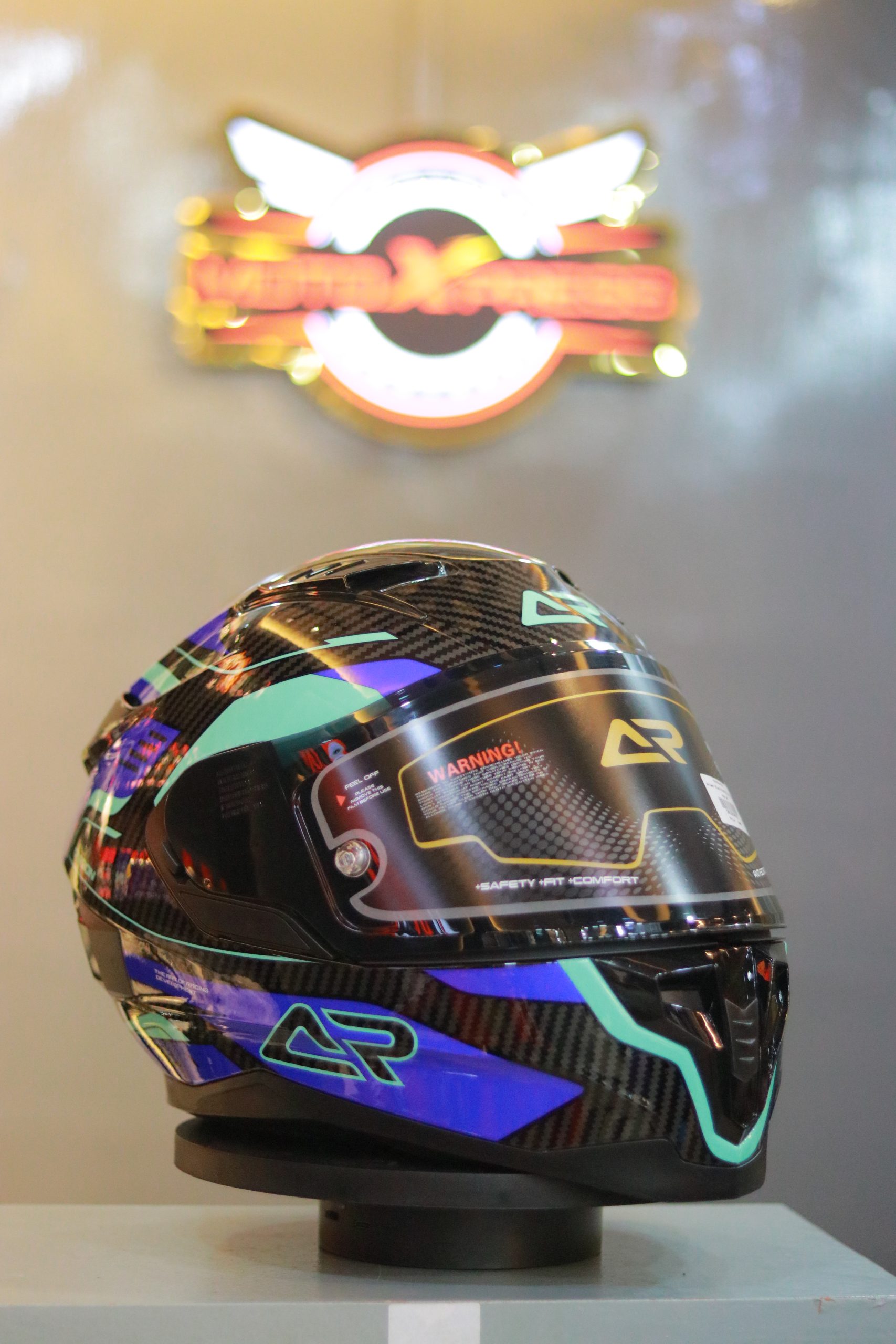 IMG_3709 Arian Carbon Helmet - Image 1